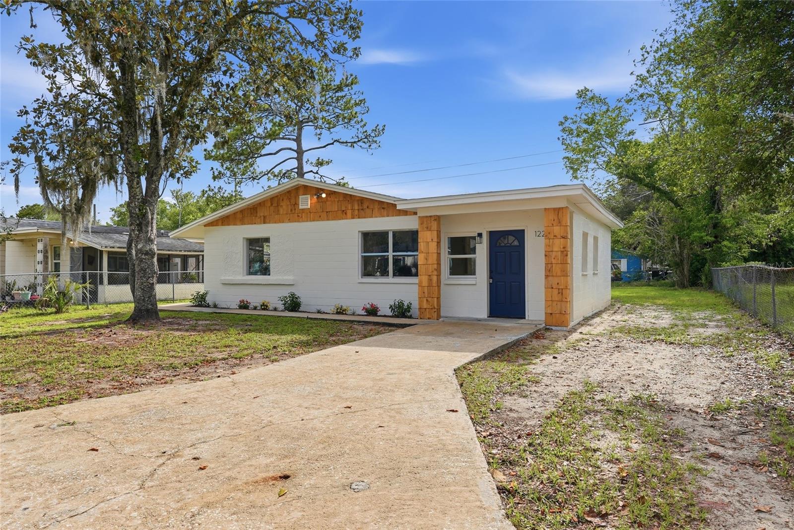 Single Family Residence in GAINESVILLE, FL - Daniel Dourado