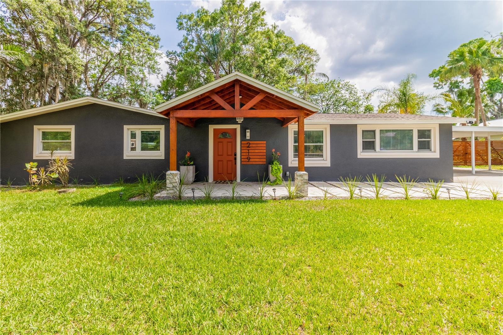 Single Family Residence em PLANT CITY, FL - Daniel Dourado