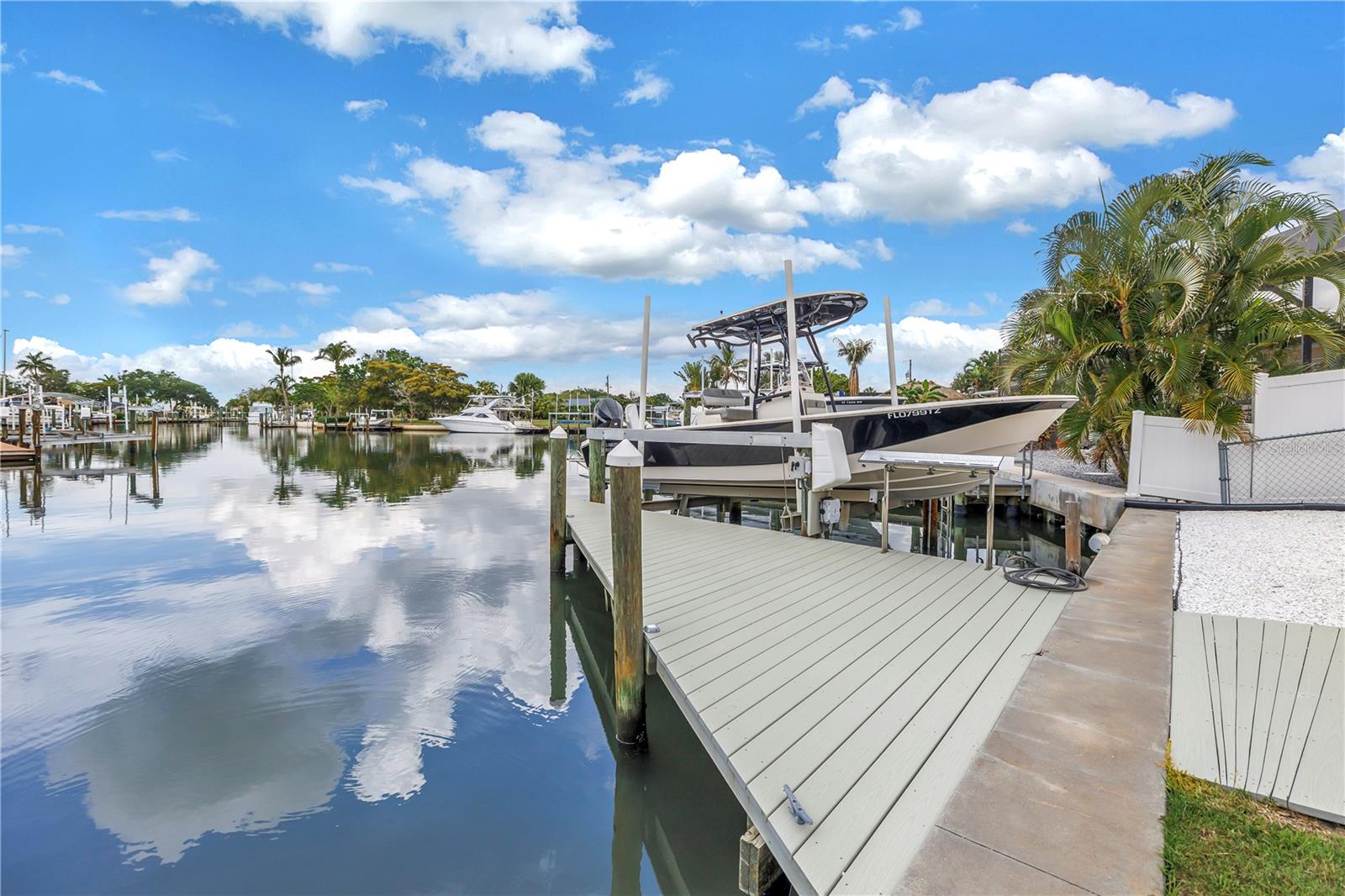 Single Family Residence in PALMETTO, FL - Daniel Dourado