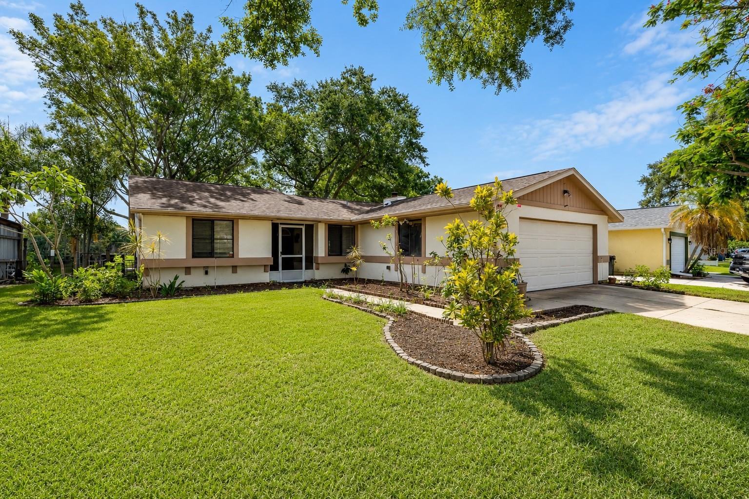 Single Family Residence em OLDSMAR, FL - Daniel Dourado