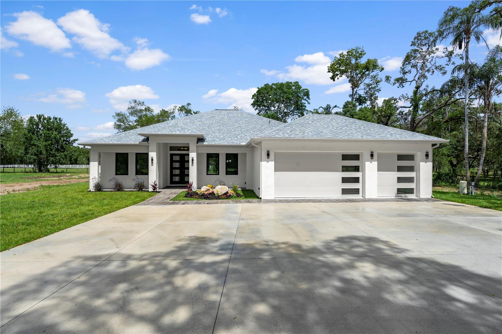 Single Family Residence in NEW PORT RICHEY, FL - Daniel Dourado