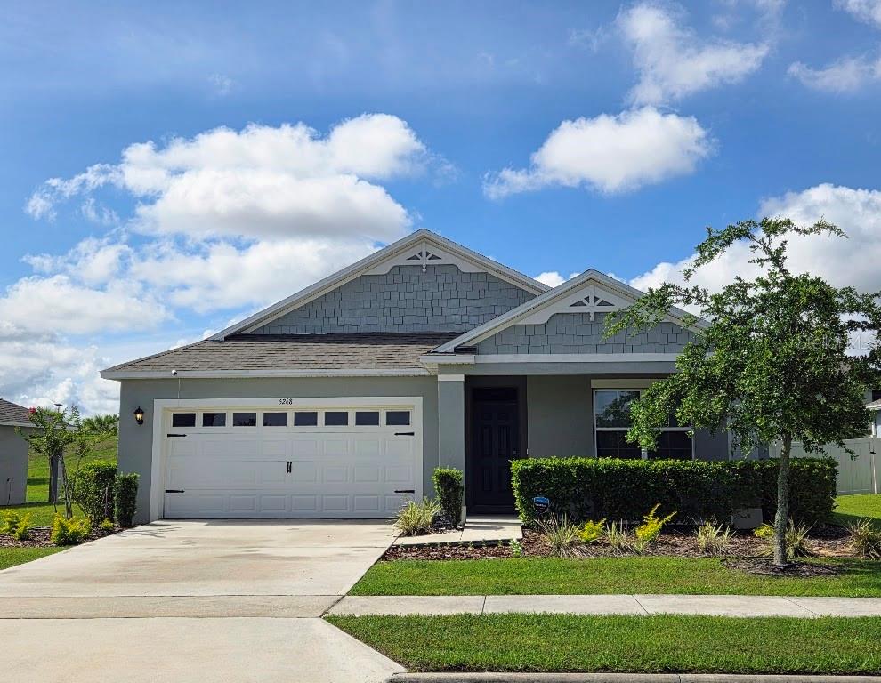 Single Family Residence in MOUNT DORA, FL - Daniel Dourado