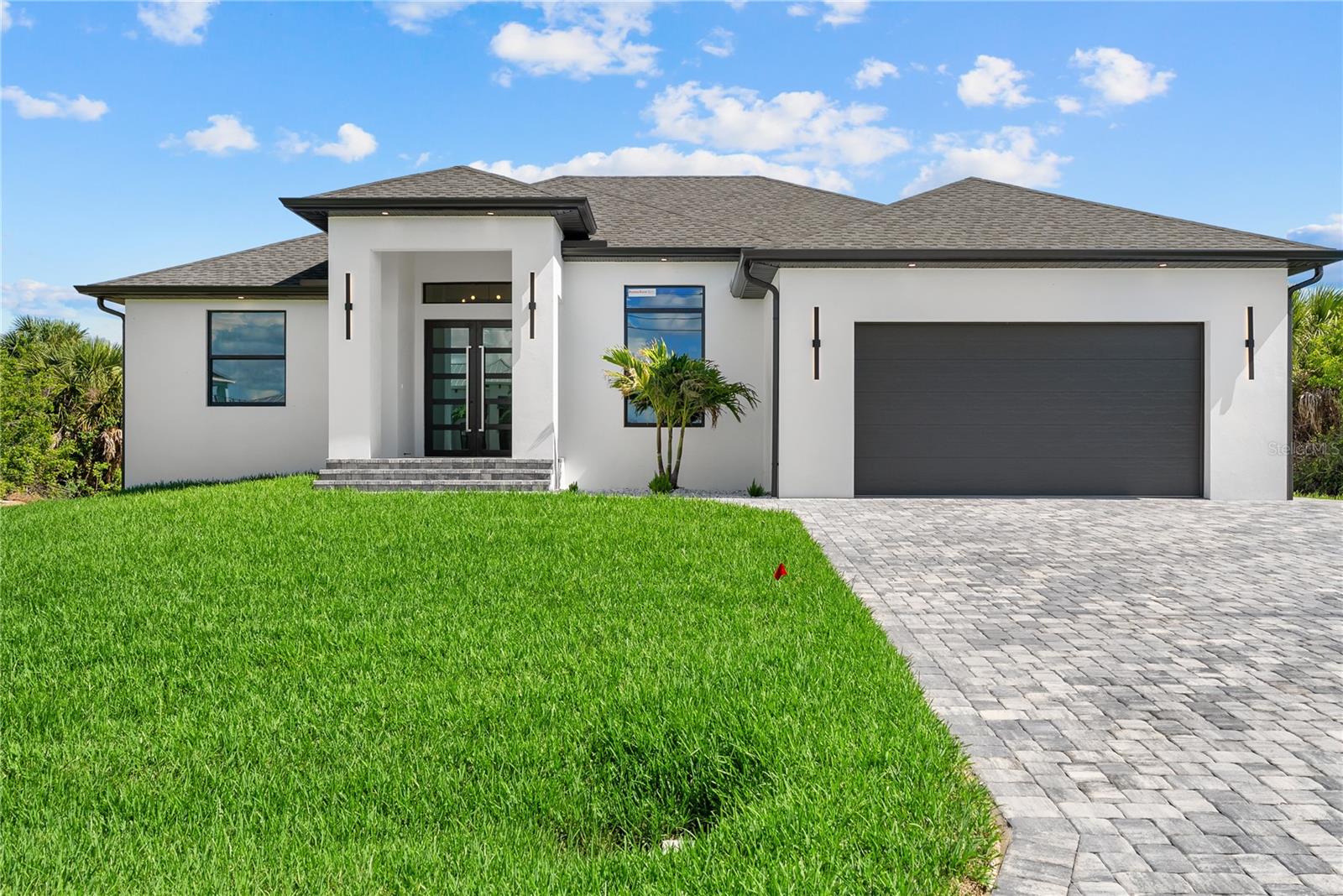 Single Family Residence in PORT CHARLOTTE, FL - Daniel Dourado