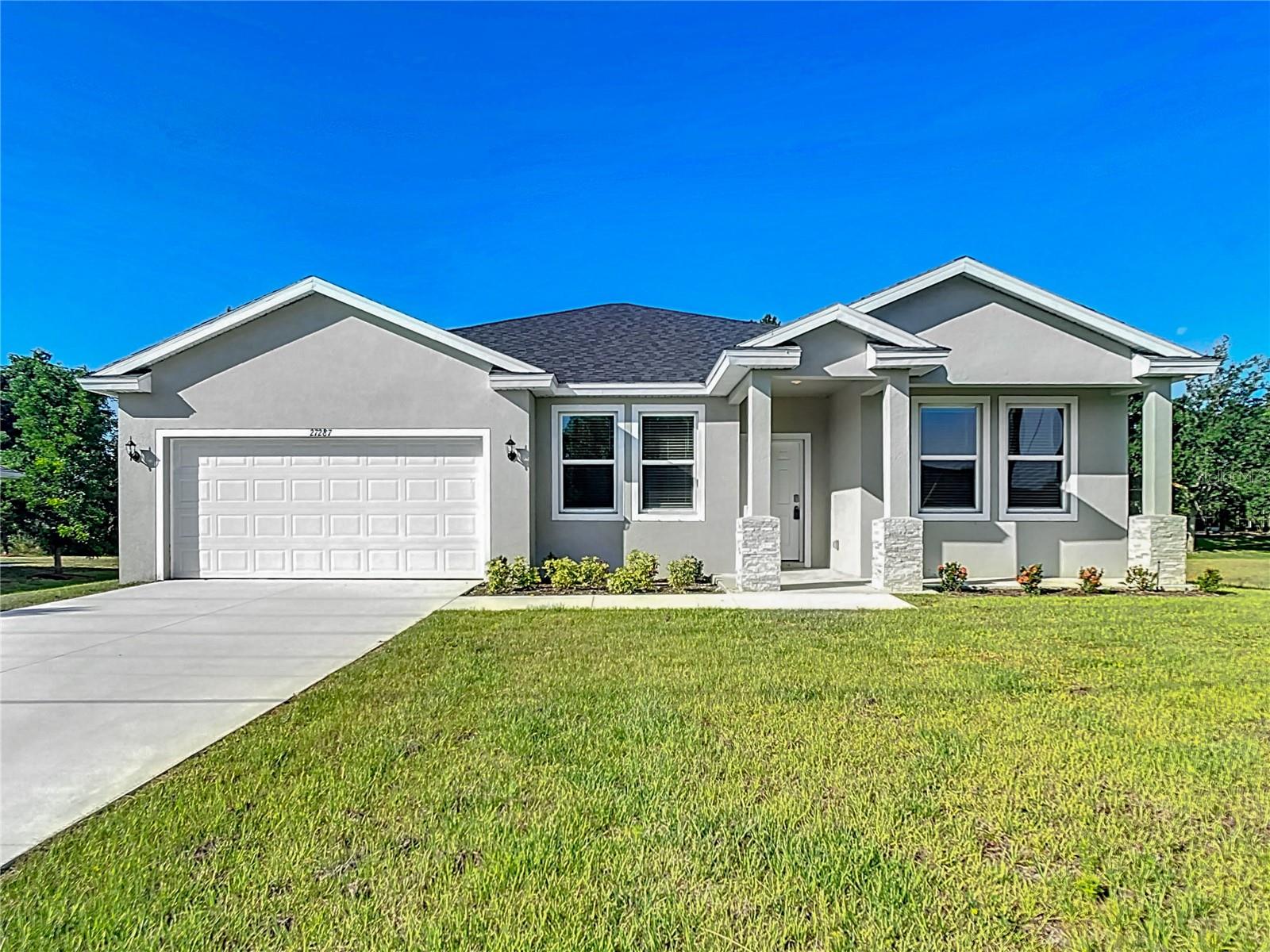 Single Family Residence in HOMOSASSA, FL - Daniel Dourado