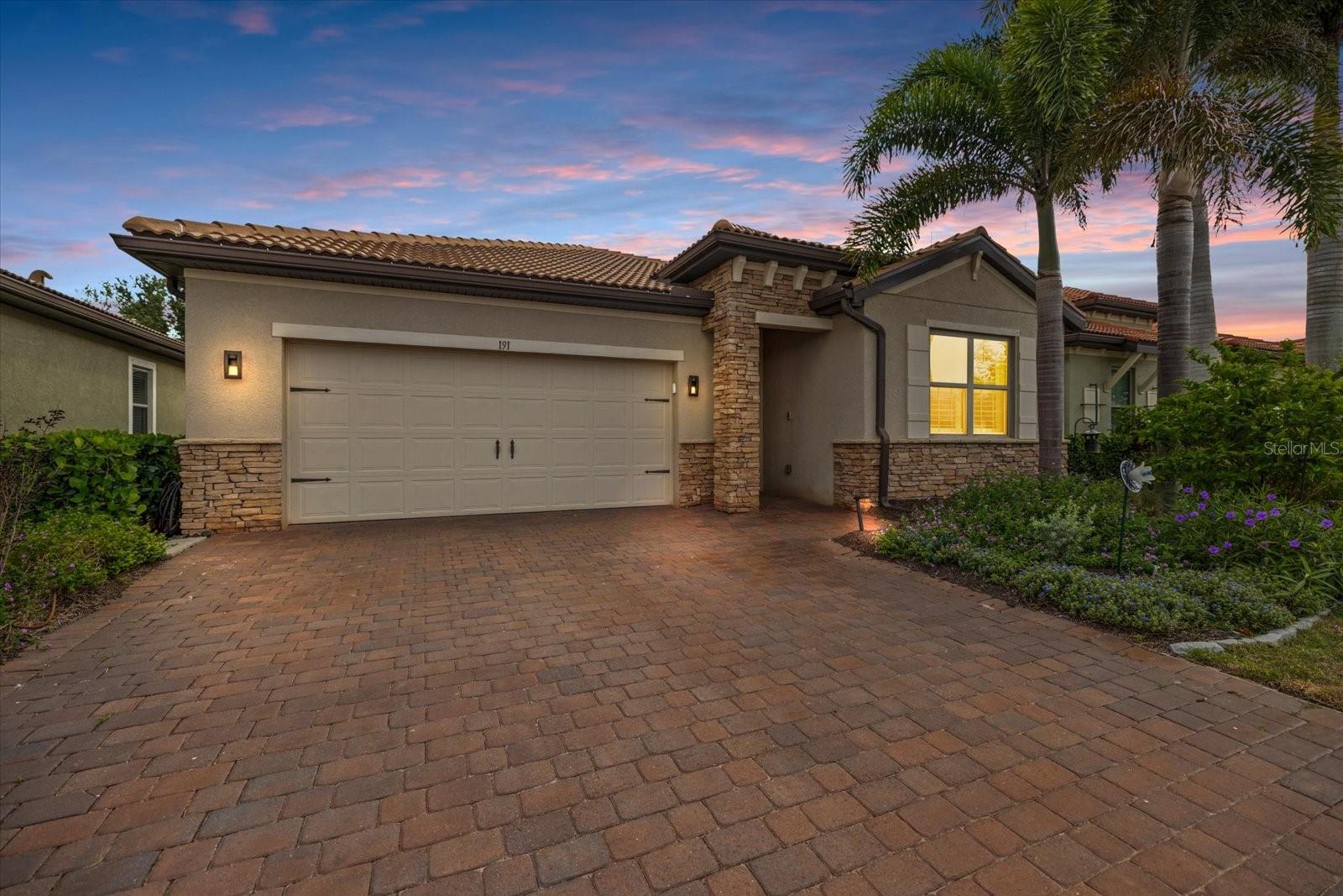 Single Family Residence in NORTH VENICE, FL - Daniel Dourado