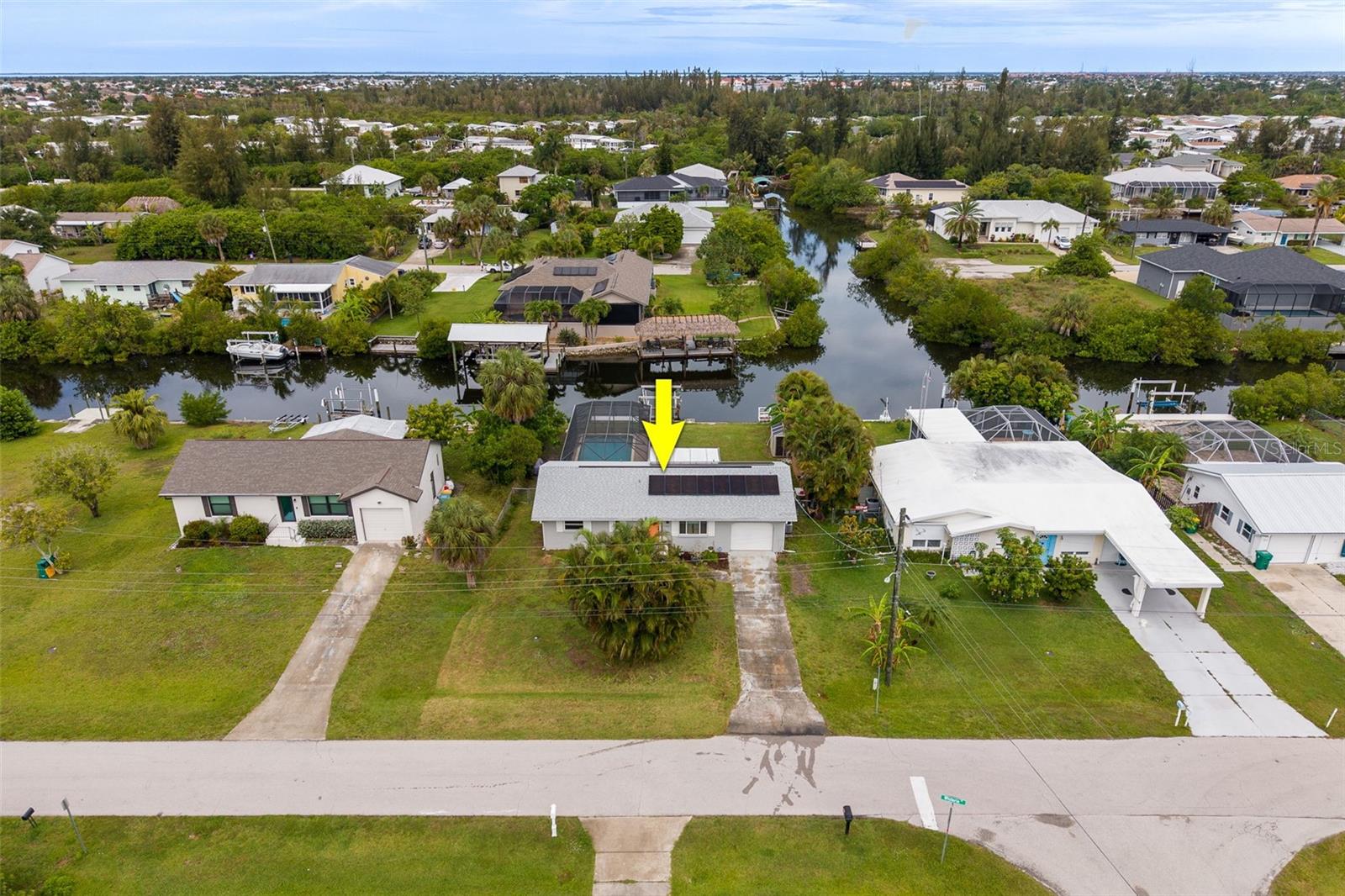 Single Family Residence in PUNTA GORDA, FL - Daniel Dourado