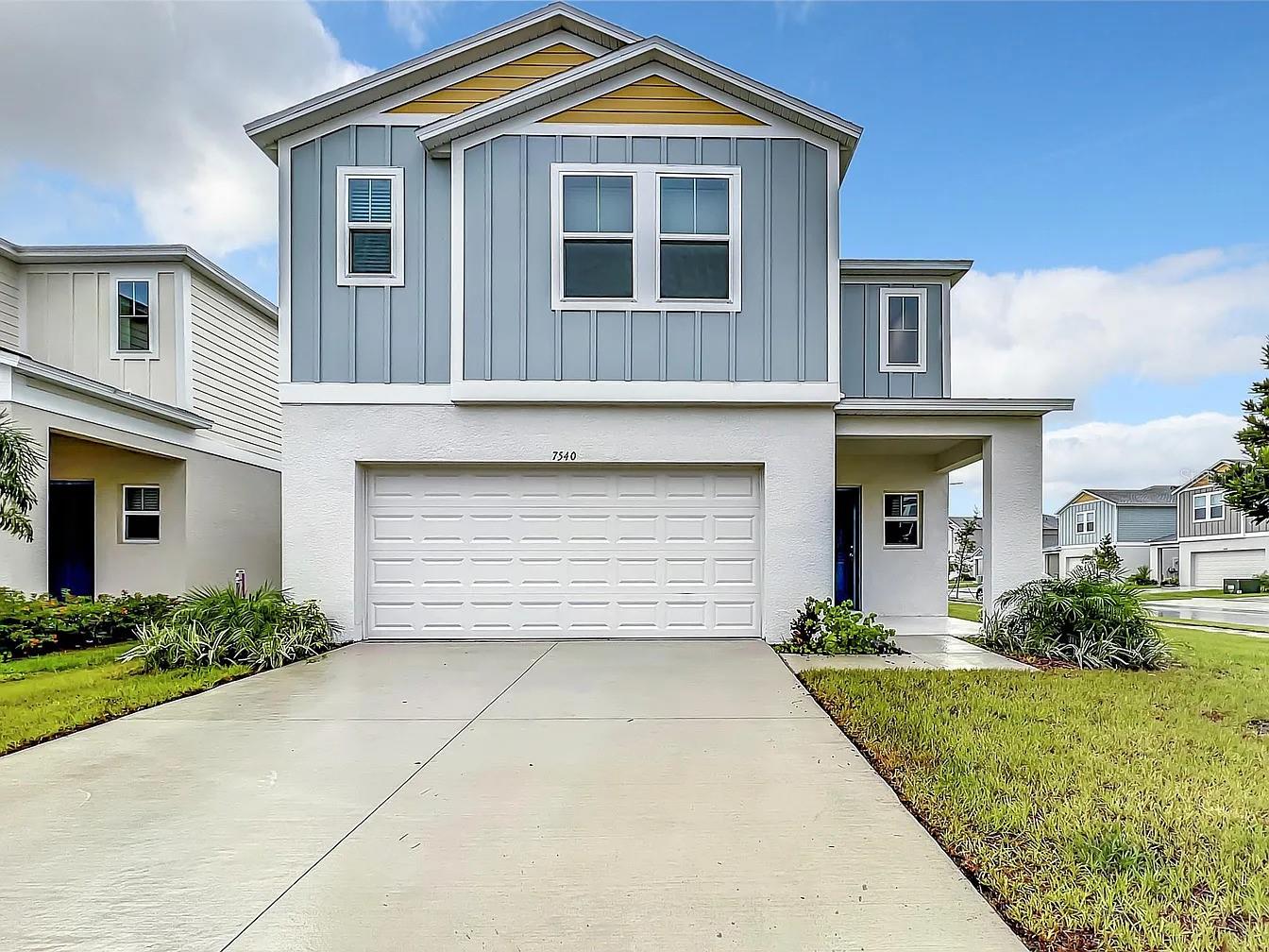 Single Family Residence in WESLEY CHAPEL, FL - Daniel Dourado