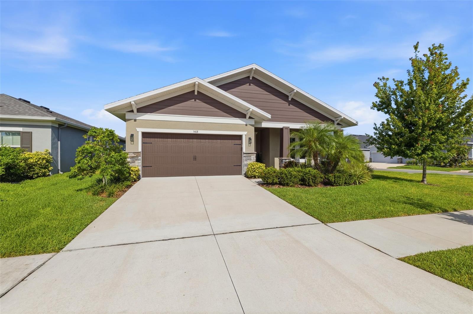 Single Family Residence in APOLLO BEACH, FL - Daniel Dourado