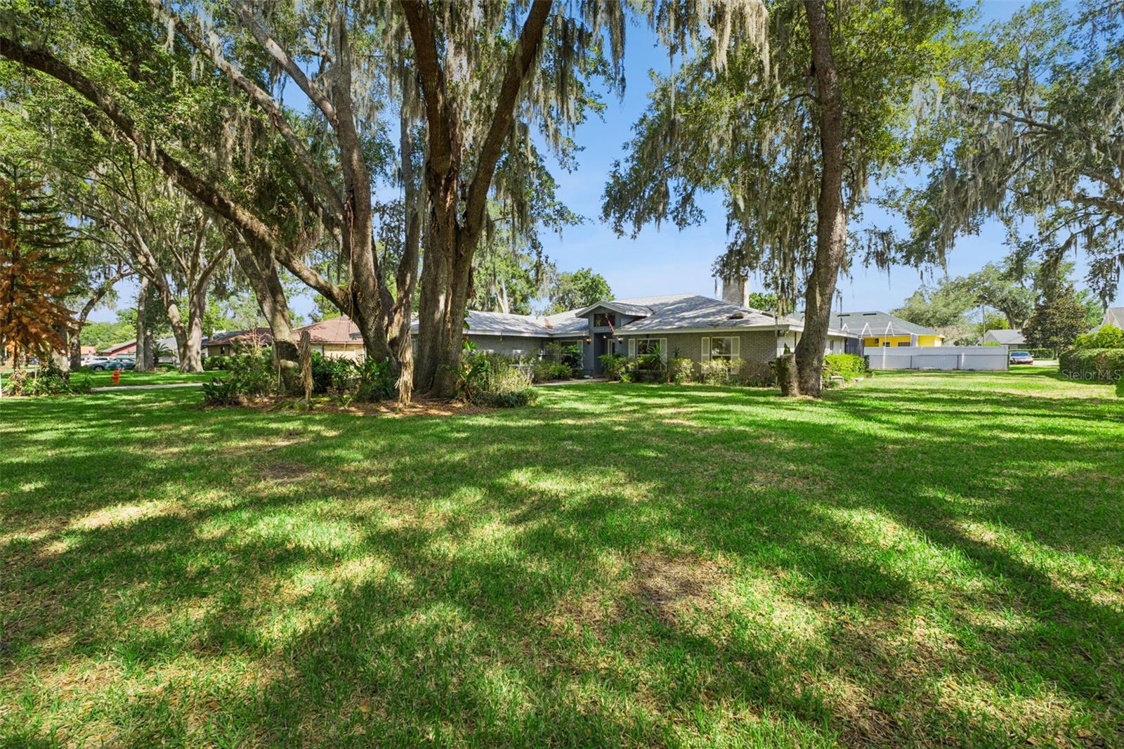 Single Family Residence in LAKELAND, FL - Daniel Dourado