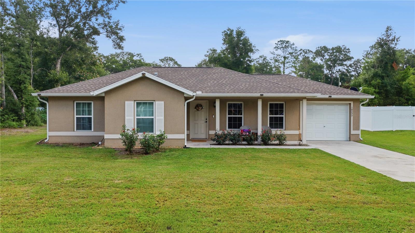 Single Family Residence in SUMMERFIELD, FL - Daniel Dourado