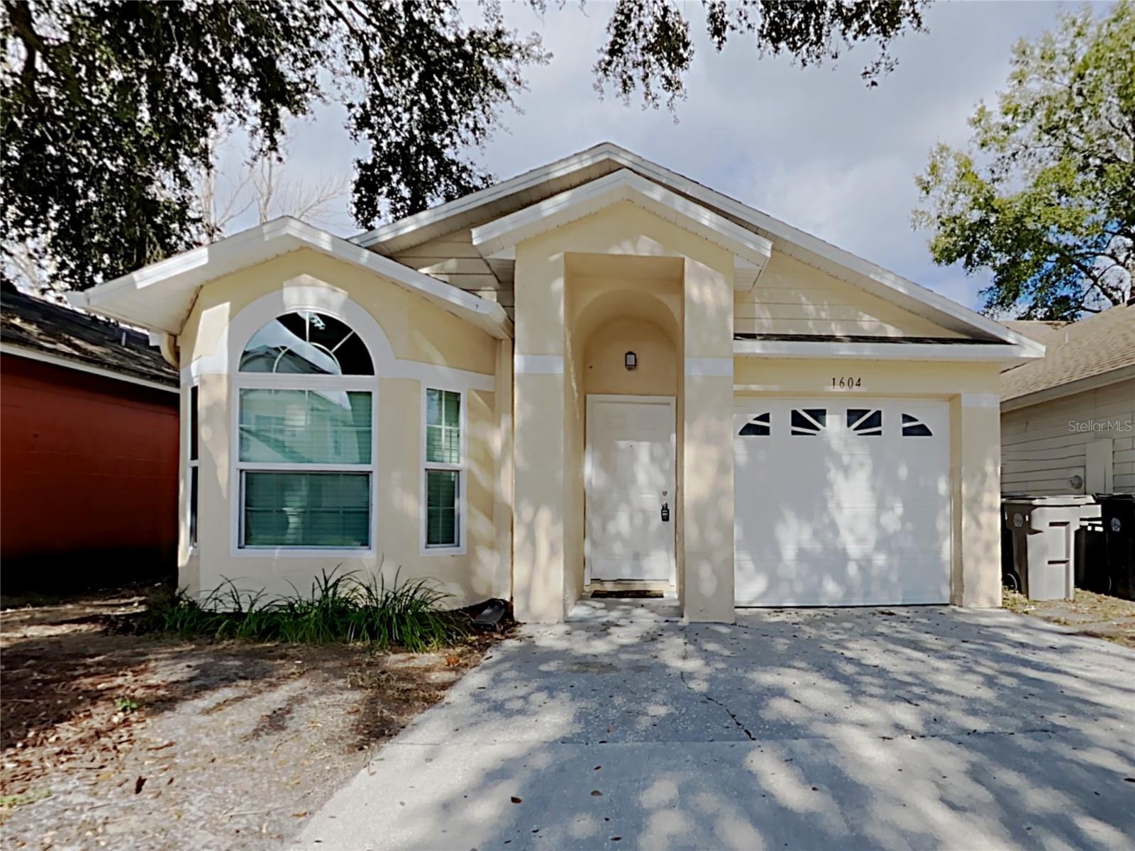 Single Family Residence in APOPKA, FL - Daniel Dourado