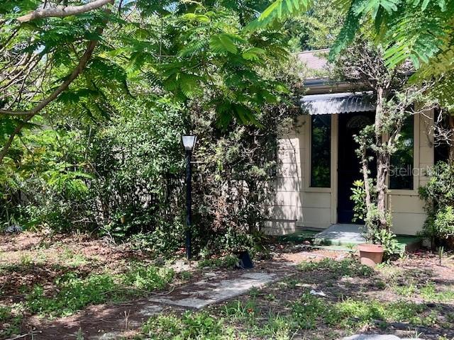 Single Family Residence in GULFPORT, FL - Daniel Dourado