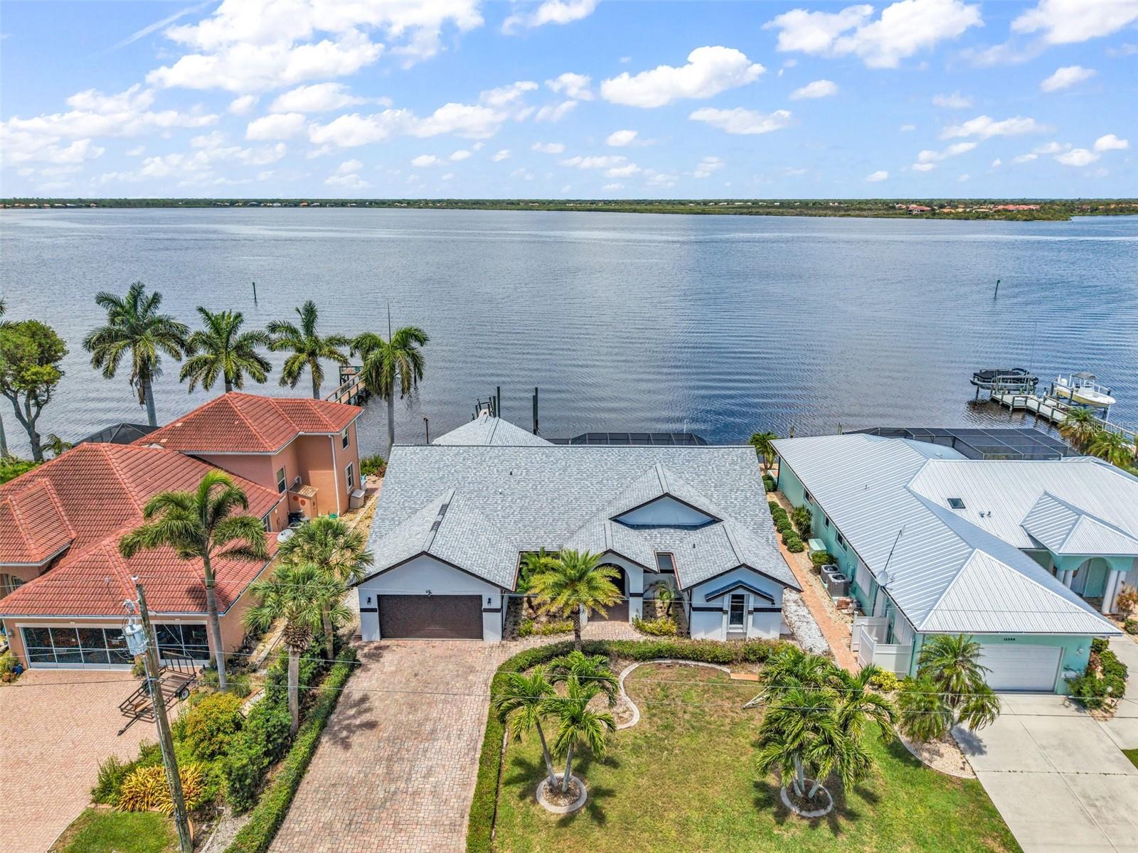 Single Family Residence in PORT CHARLOTTE, FL - Daniel Dourado