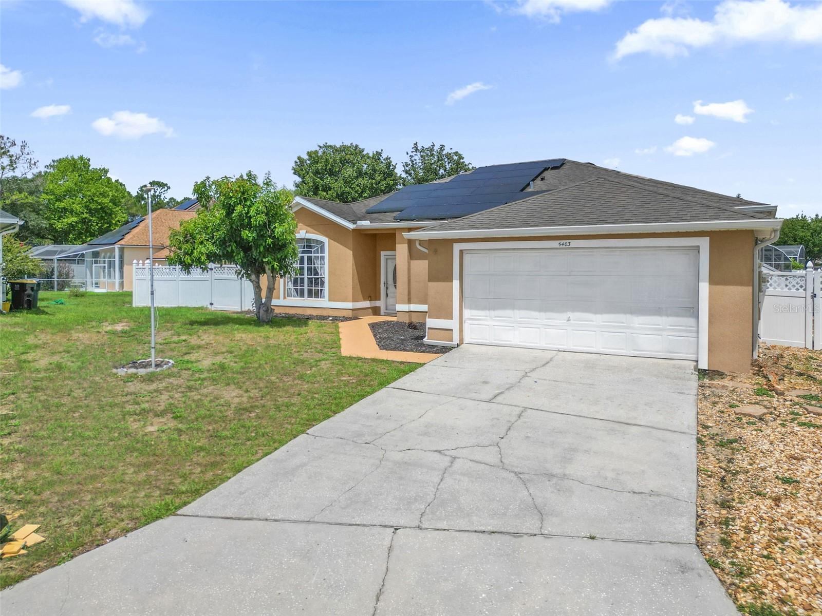 Single Family Residence in DAVENPORT, FL - Daniel Dourado