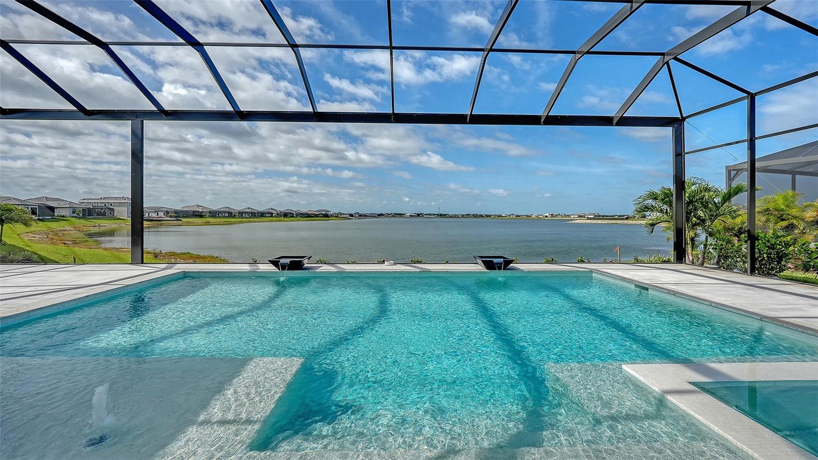 Single Family Residence in SARASOTA, FL - Daniel Dourado