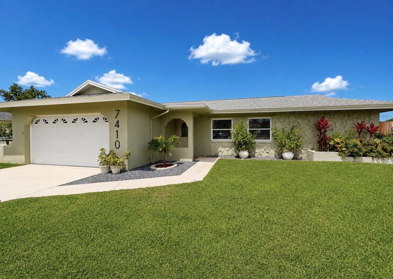 Single Family Residence em BRADENTON, FL - Daniel Dourado
