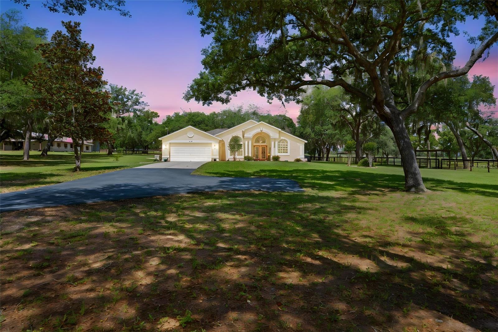 Single Family Residence in DADE CITY, FL - Daniel Dourado