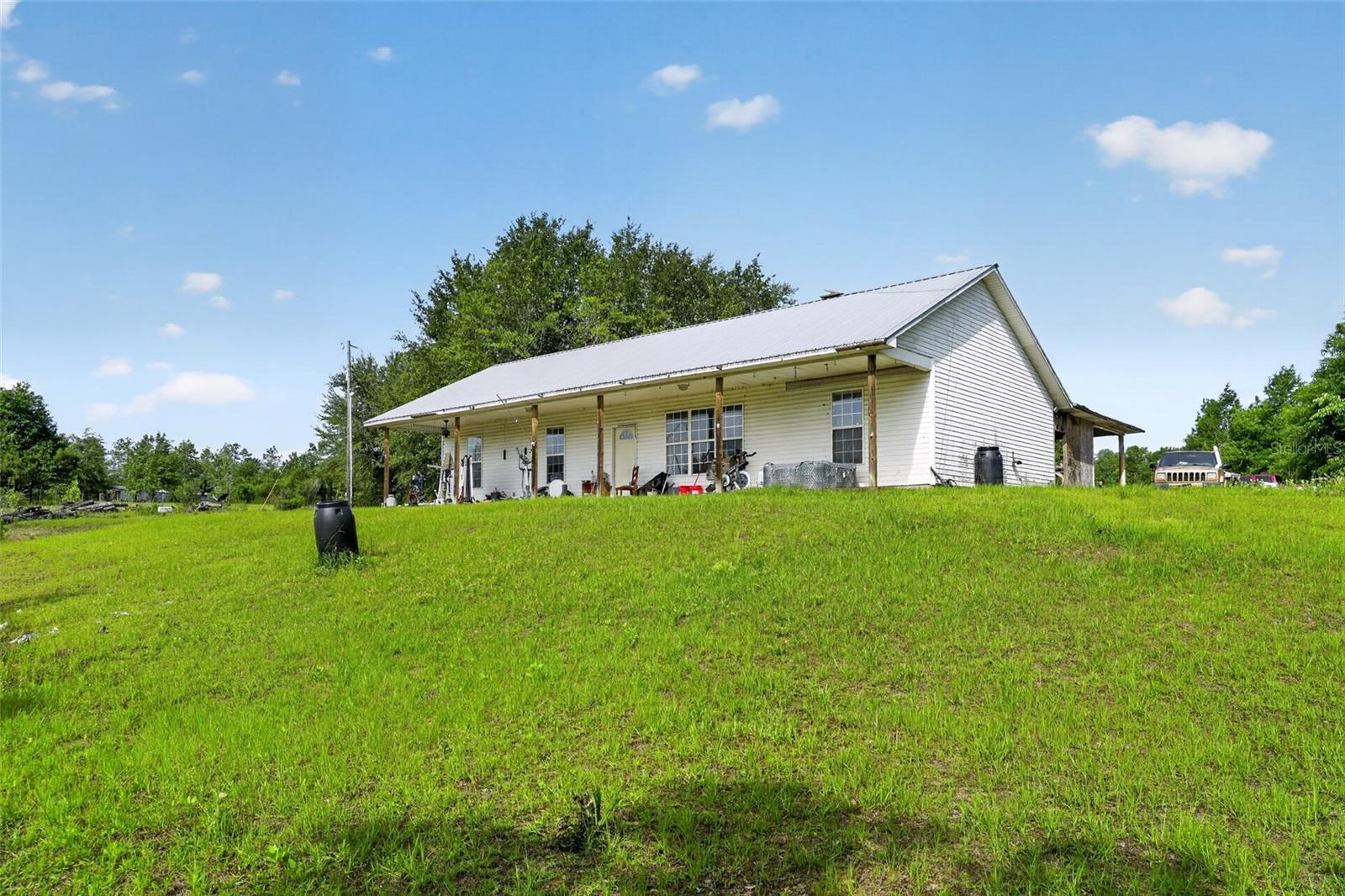 Single Family Residence in MARIANNA, FL - Daniel Dourado