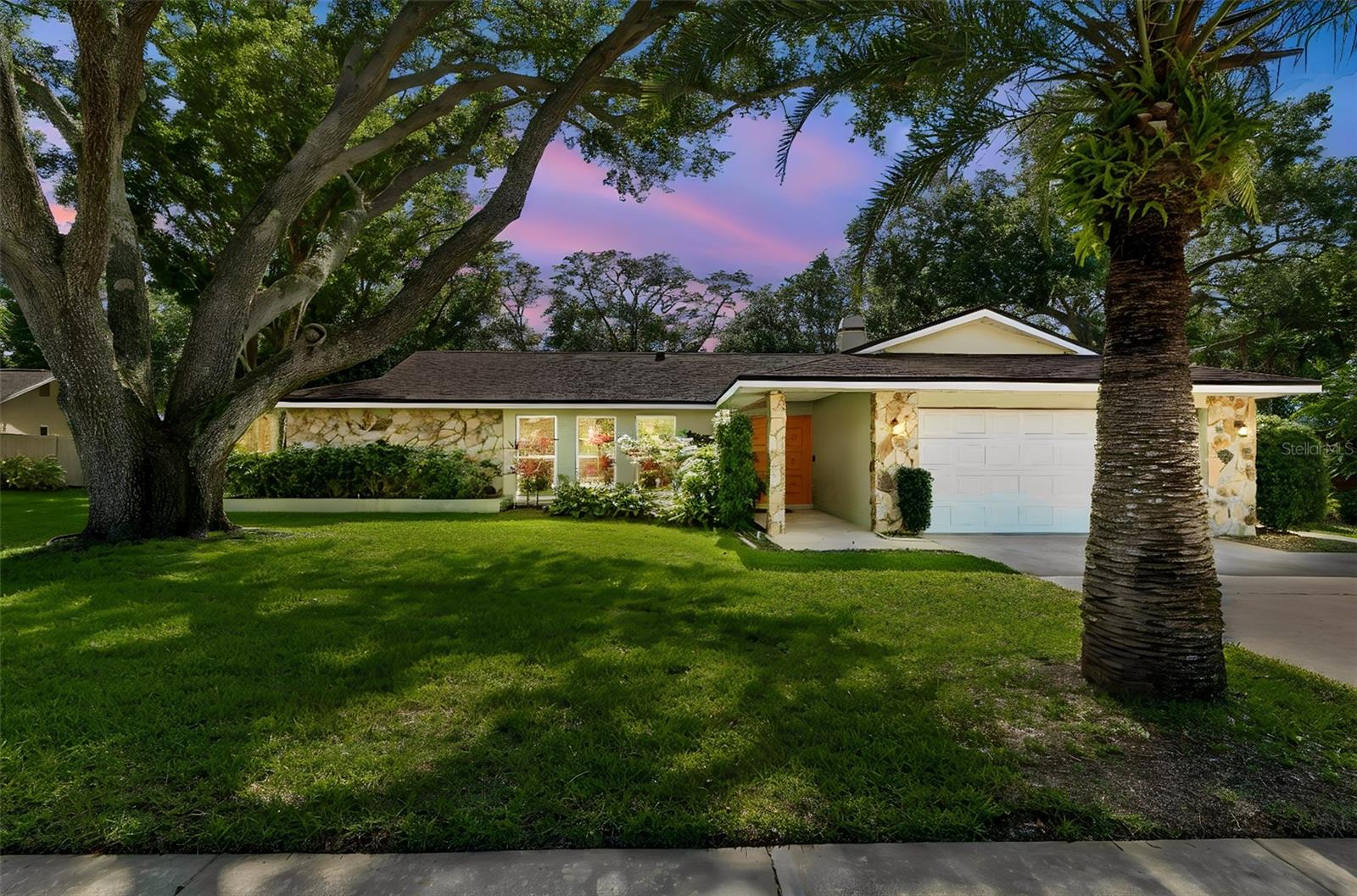Single Family Residence in PALM HARBOR, FL - Daniel Dourado