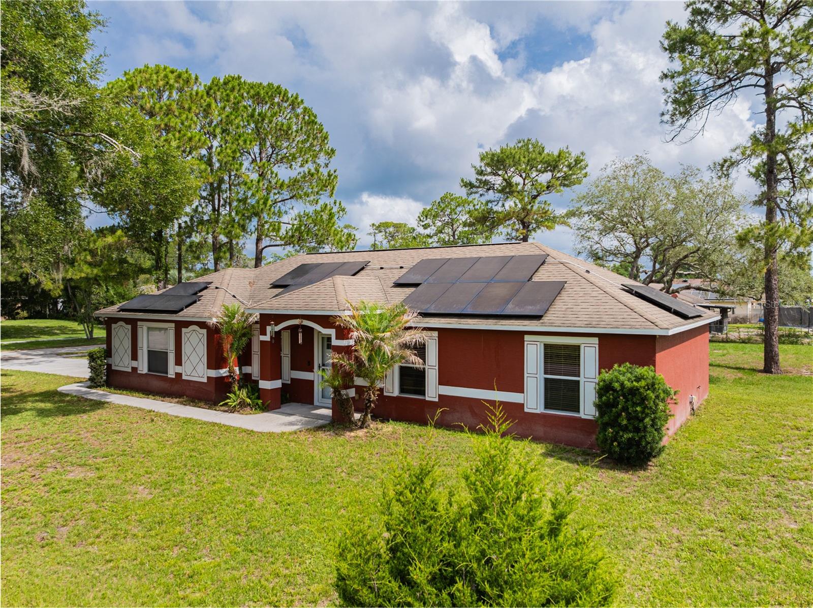 Single Family Residence em DELAND, FL - Daniel Dourado