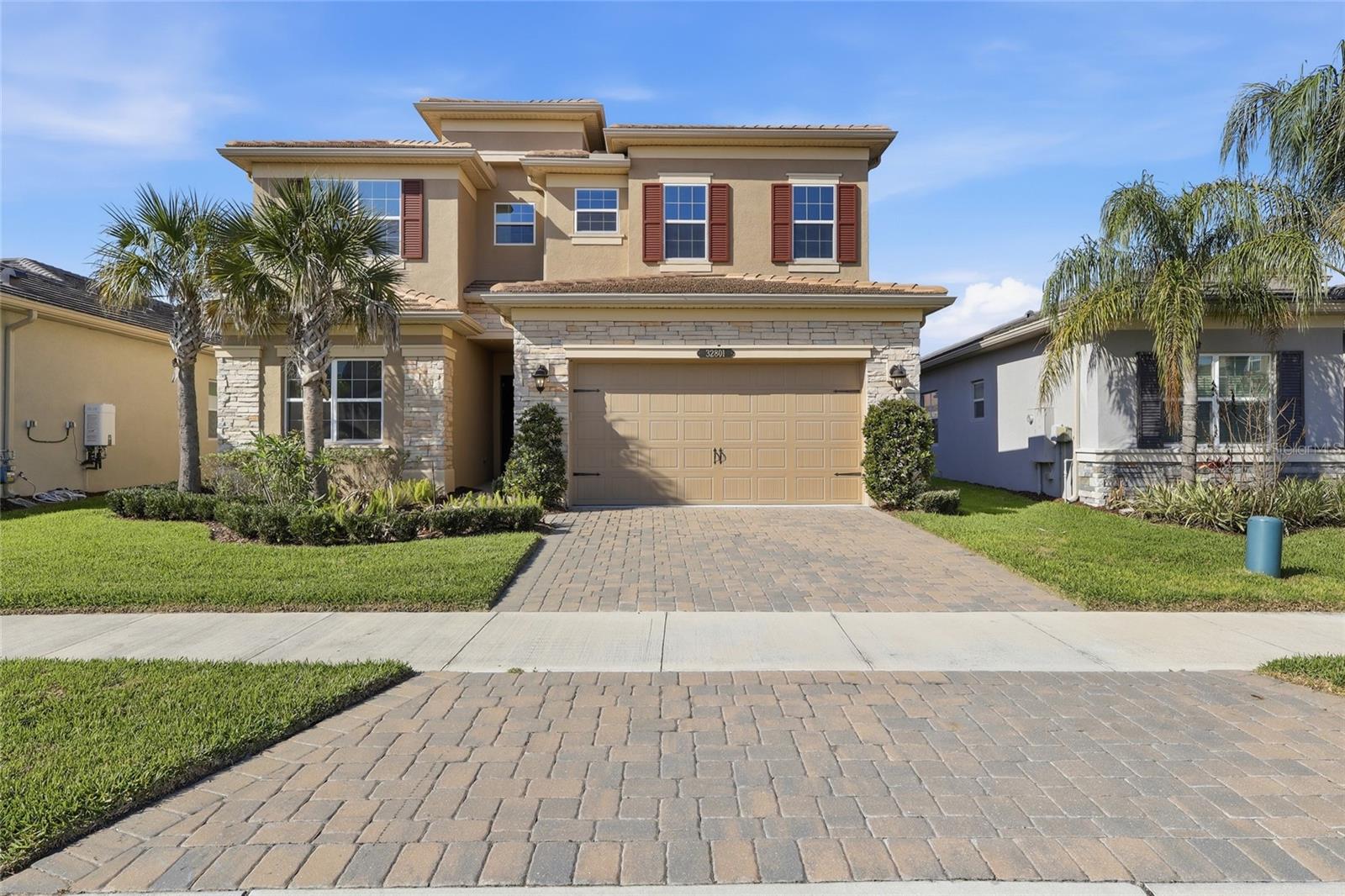 Single Family Residence in WESLEY CHAPEL, FL - Daniel Dourado