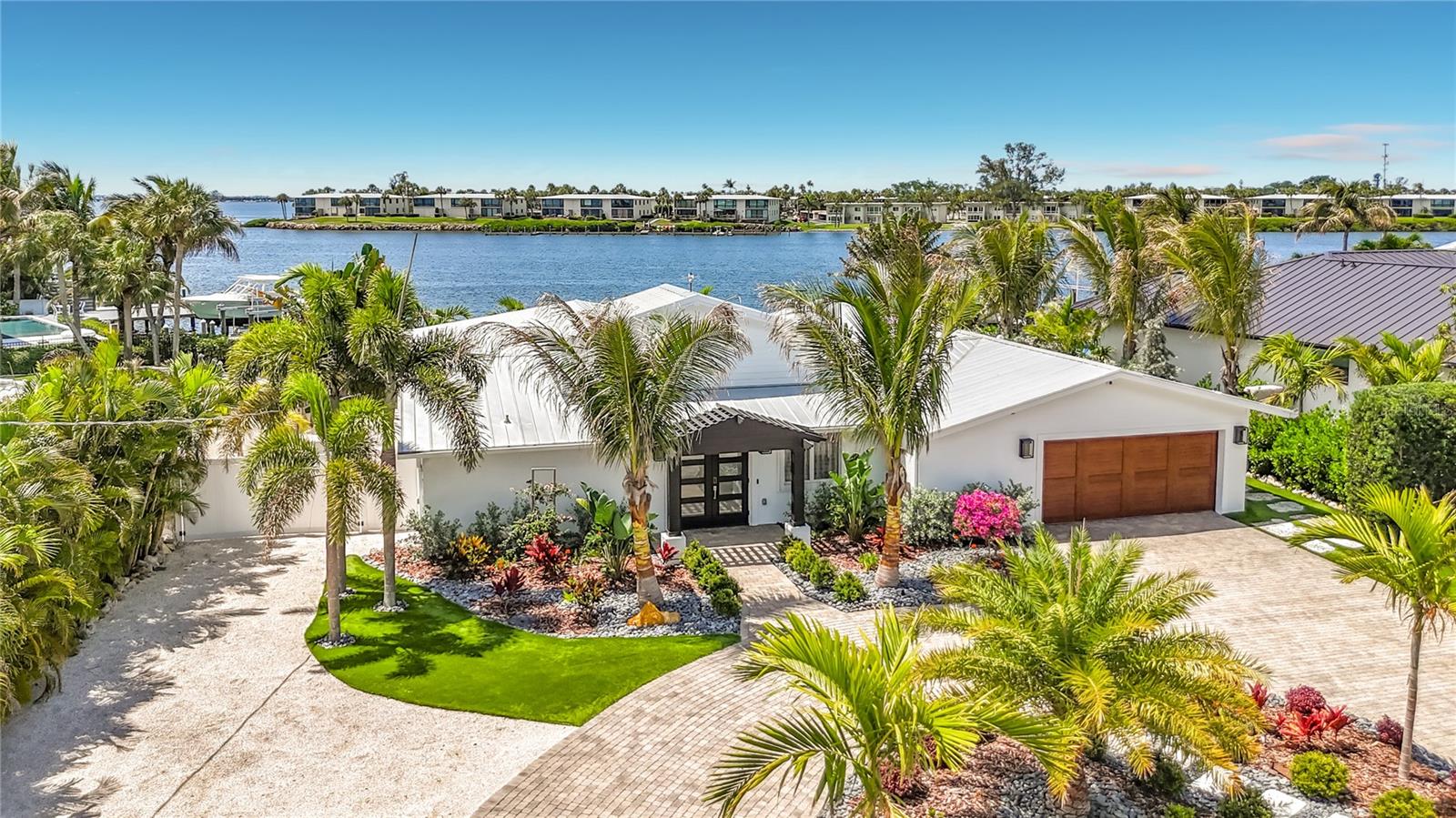 Single Family Residence em BRADENTON BEACH, FL - Daniel Dourado