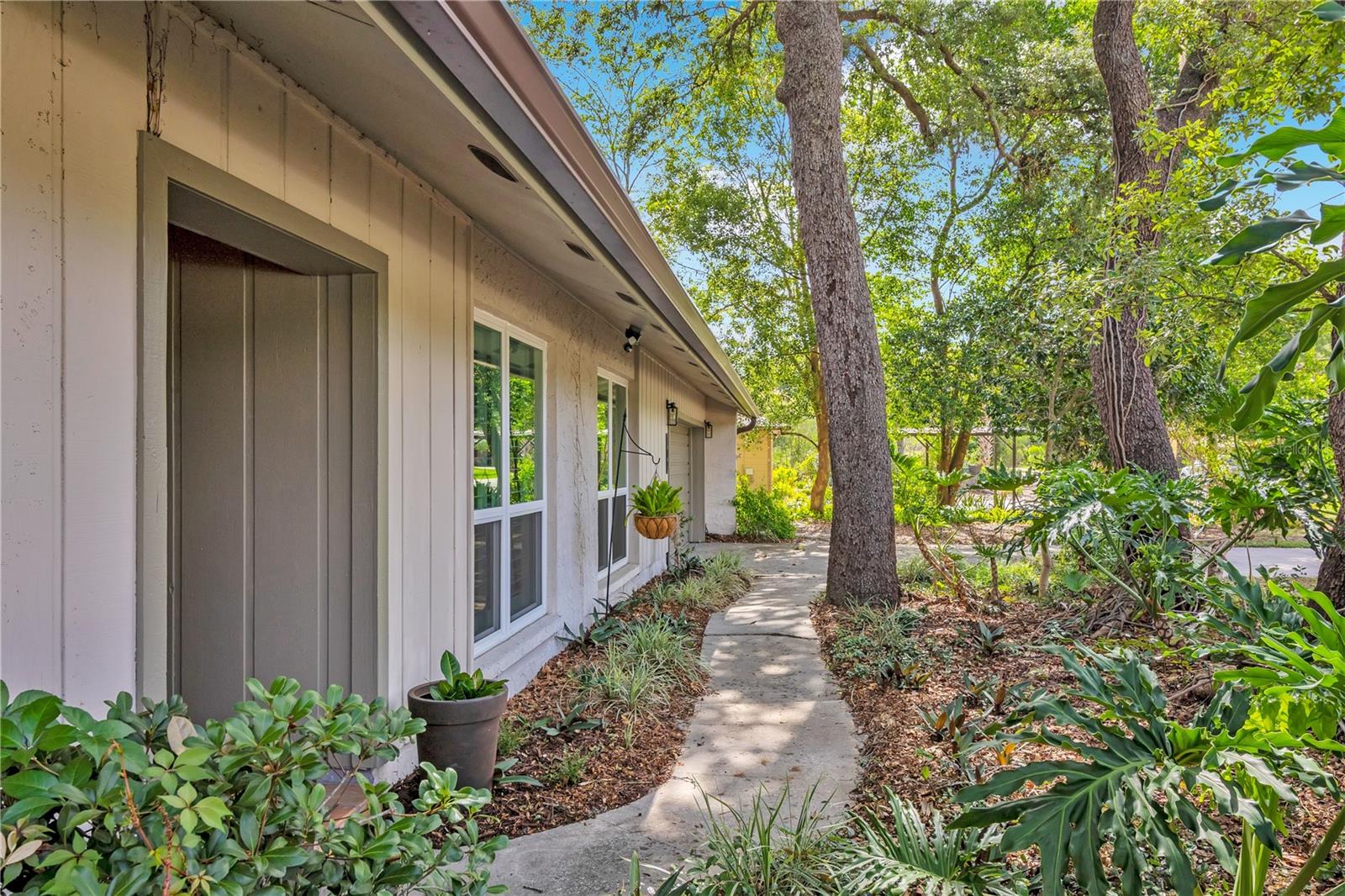Single Family Residence in ALTAMONTE SPRINGS, FL - Daniel Dourado