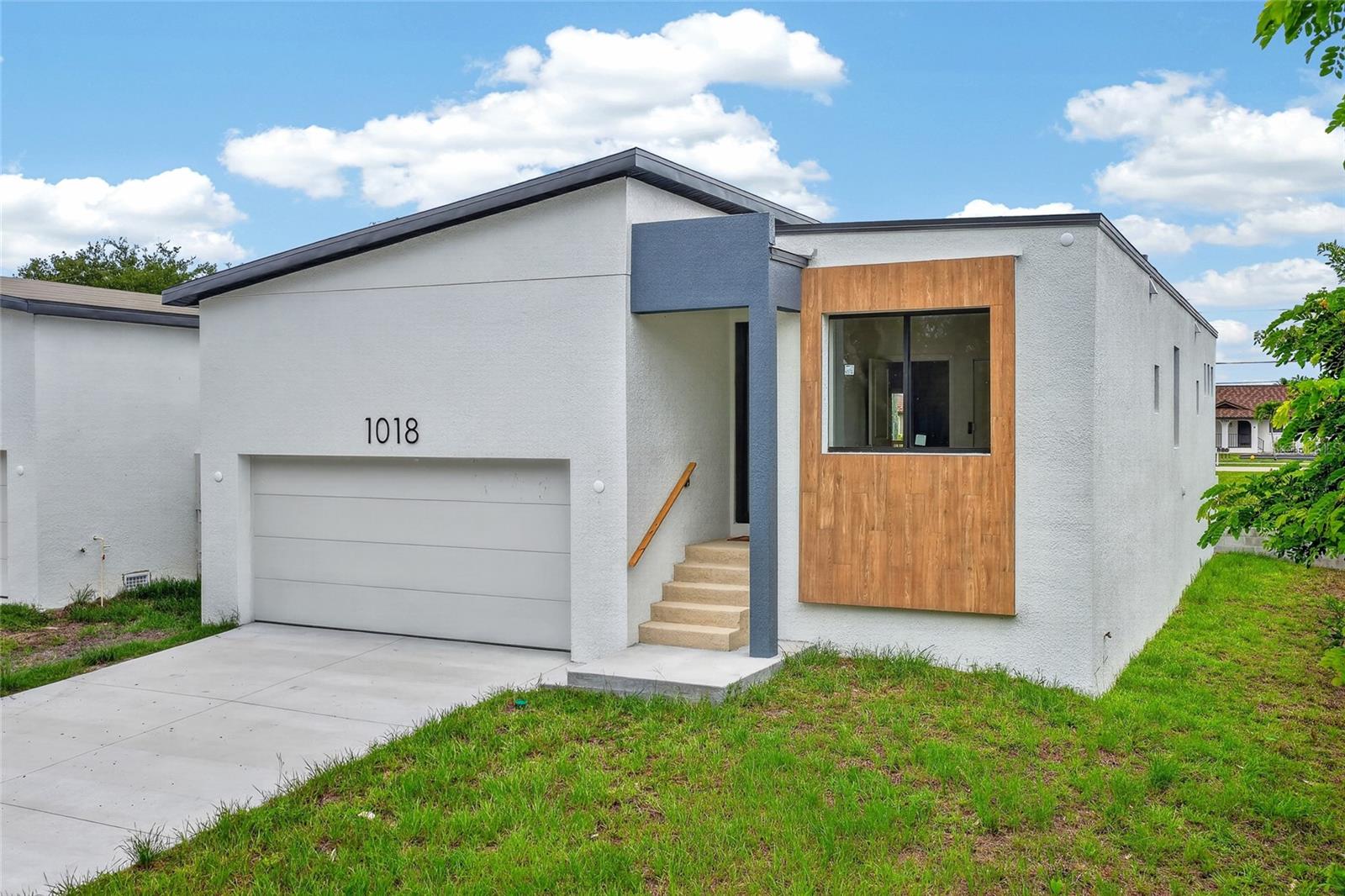 Single Family Residence in PUNTA GORDA, FL - Daniel Dourado