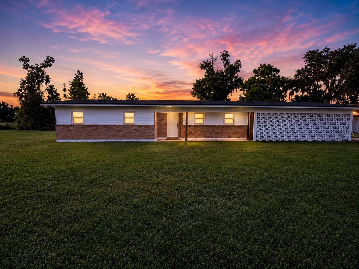 Single Family Residence em PLANT CITY, FL - Daniel Dourado