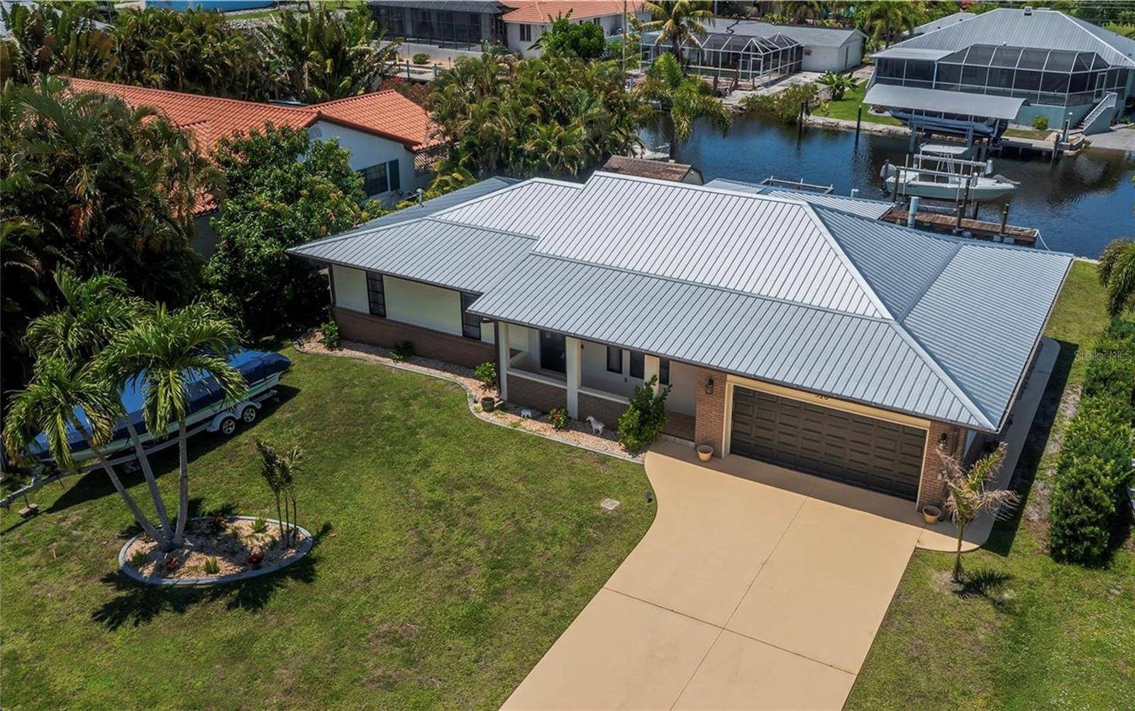 Single Family Residence in PUNTA GORDA, FL - Daniel Dourado
