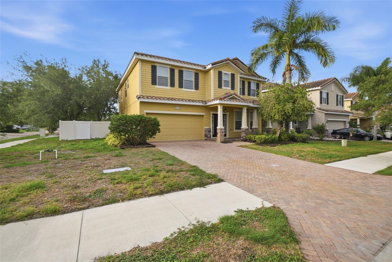 Single Family Residence in SARASOTA, FL - Daniel Dourado