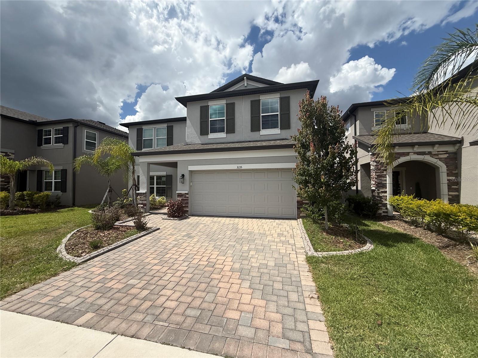 Single Family Residence in WIMAUMA, FL - Daniel Dourado