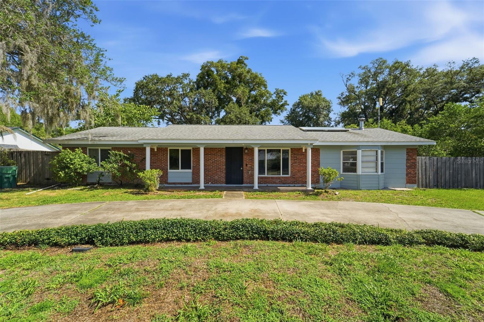 Single Family Residence em DELAND, FL - Daniel Dourado
