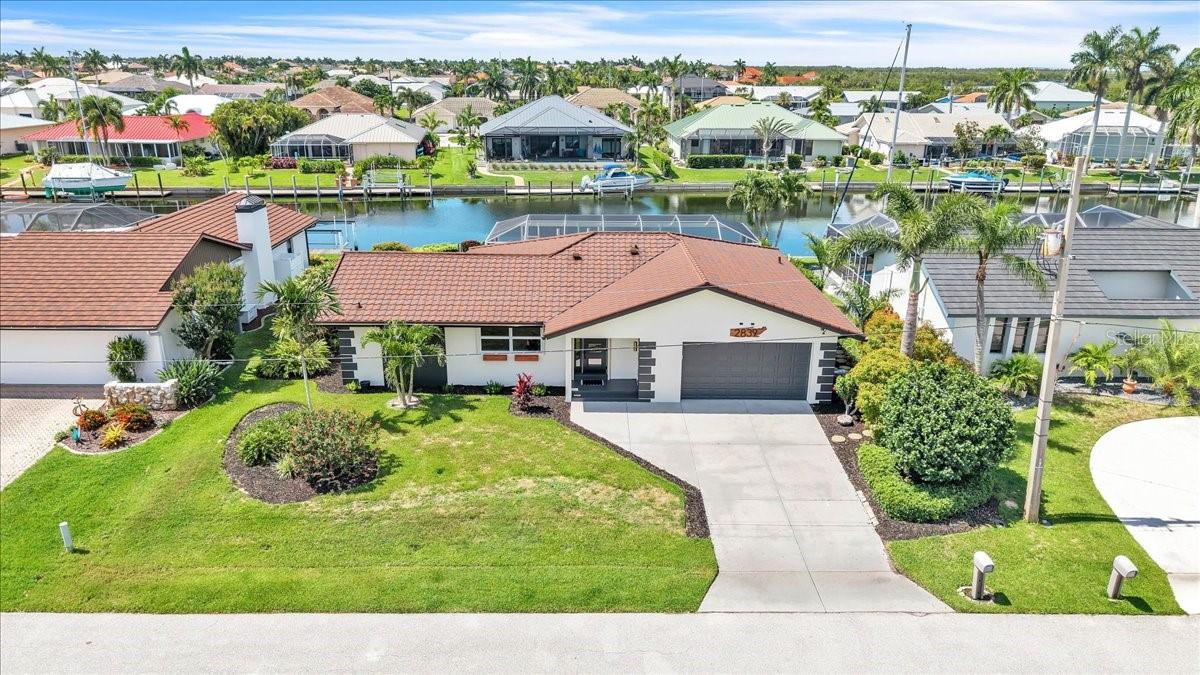 Single Family Residence in PUNTA GORDA, FL - Daniel Dourado