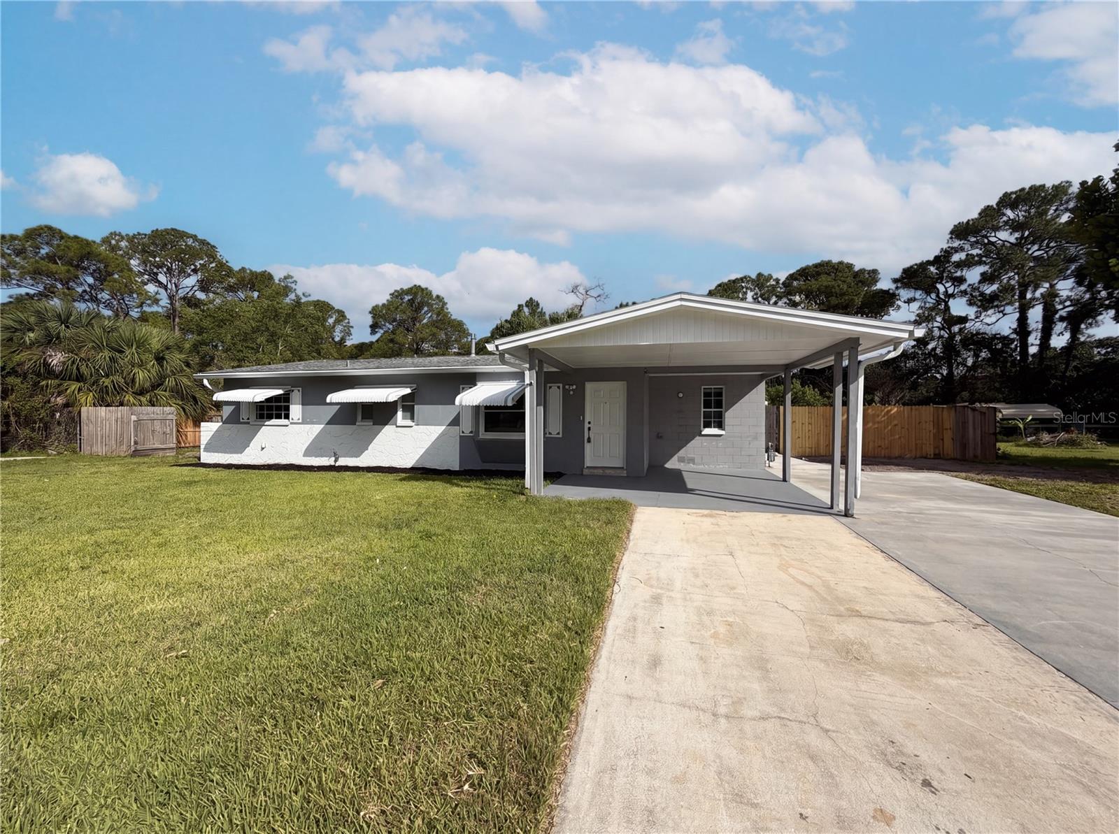 Single Family Residence em ROCKLEDGE, FL - Daniel Dourado