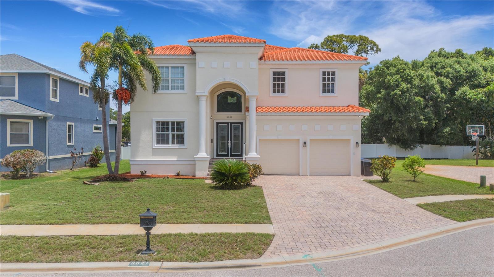 Single Family Residence em ST PETERSBURG, FL - Daniel Dourado