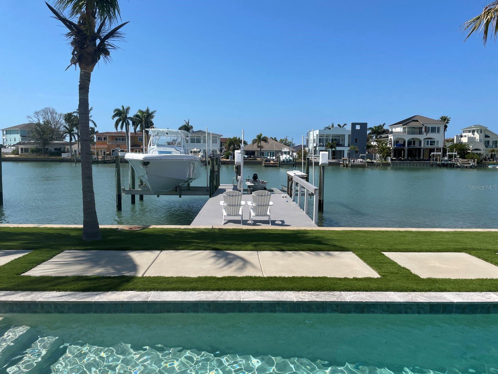 Single Family Residence em TREASURE ISLAND, FL - Daniel Dourado