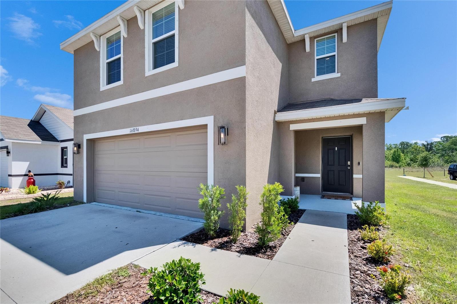 Single Family Residence in WIMAUMA, FL - Daniel Dourado