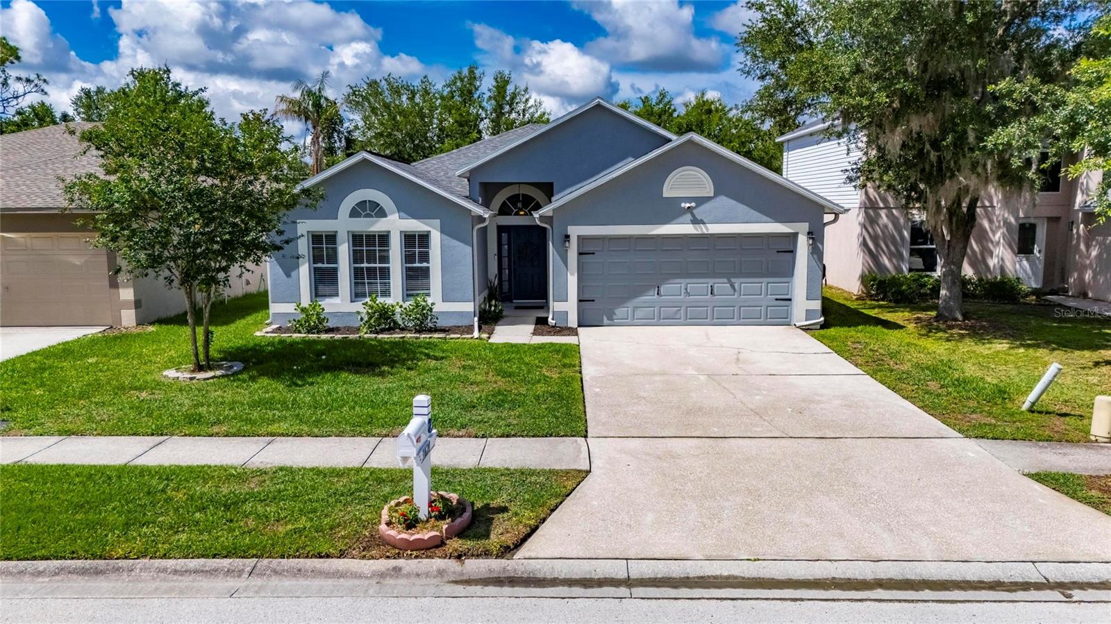Single Family Residence in WESLEY CHAPEL, FL - Daniel Dourado
