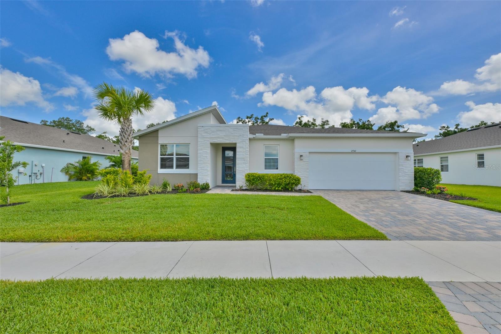 Single Family Residence in PARRISH, FL - Daniel Dourado