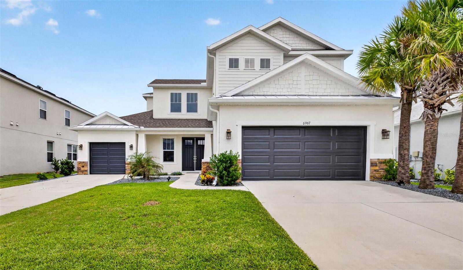 Single Family Residence in WESLEY CHAPEL, FL - Daniel Dourado