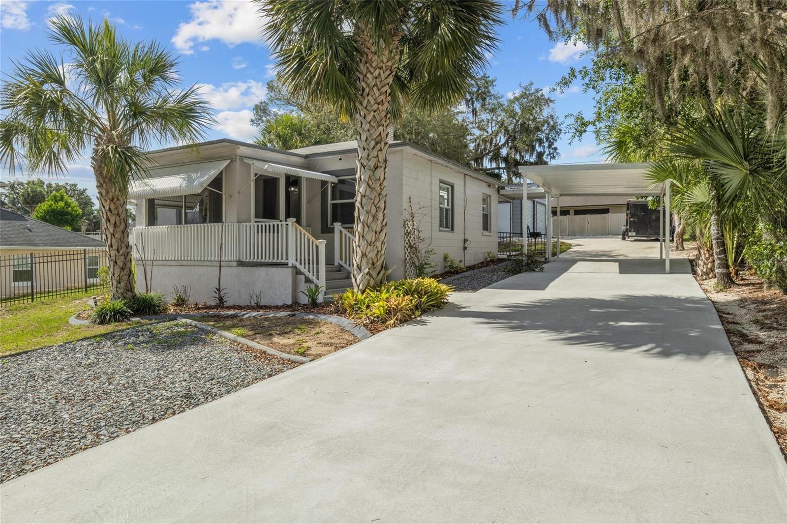 Single Family Residence in DAVENPORT, FL - Daniel Dourado