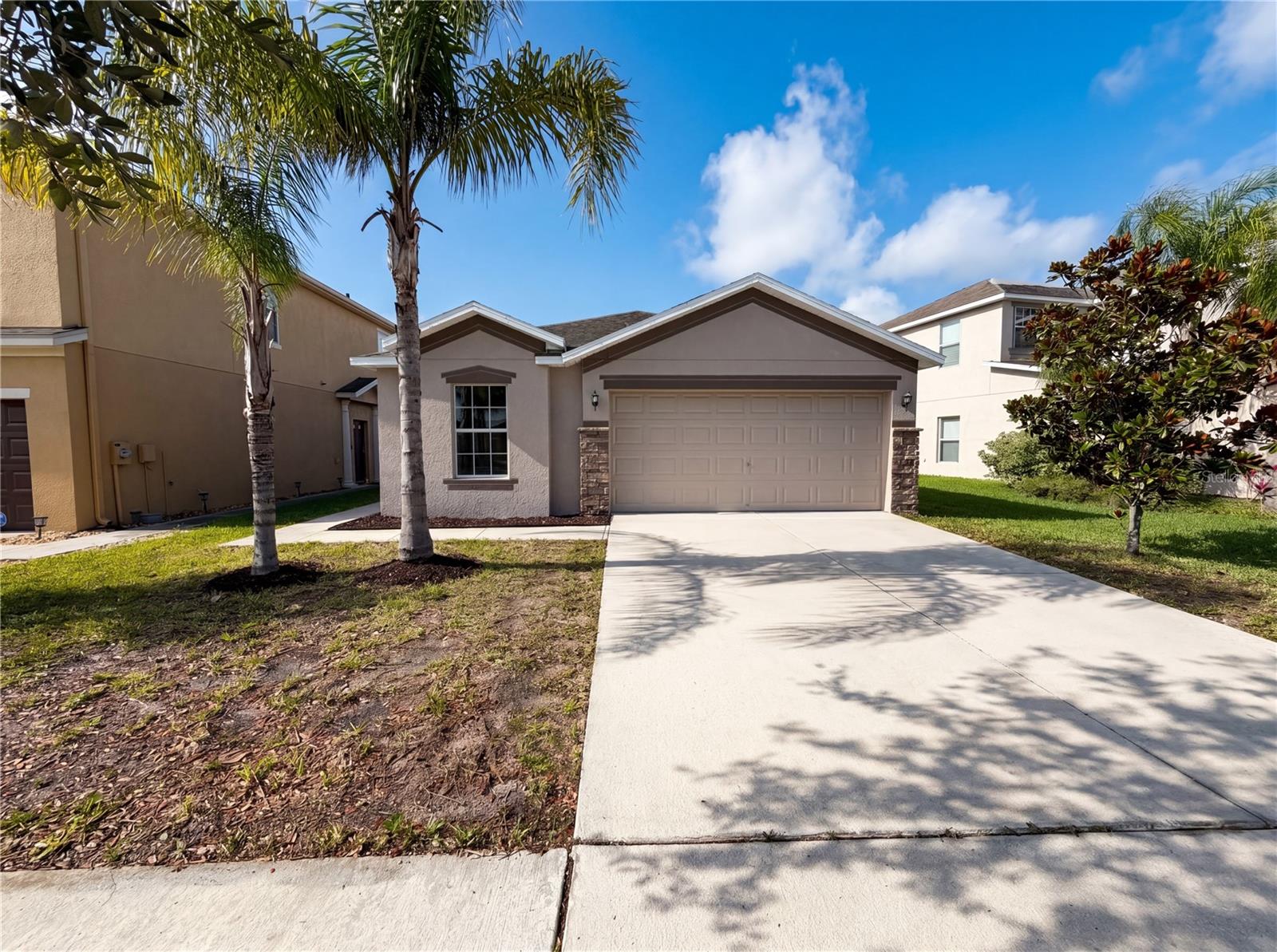 Single Family Residence in RUSKIN, FL - Daniel Dourado