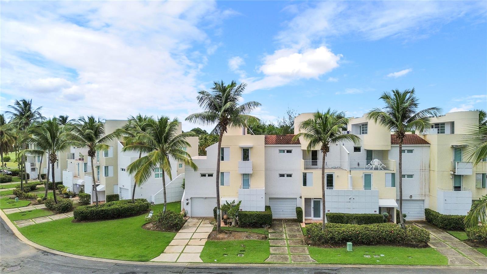 Single Family Residence em DORADO, PR - Daniel Dourado