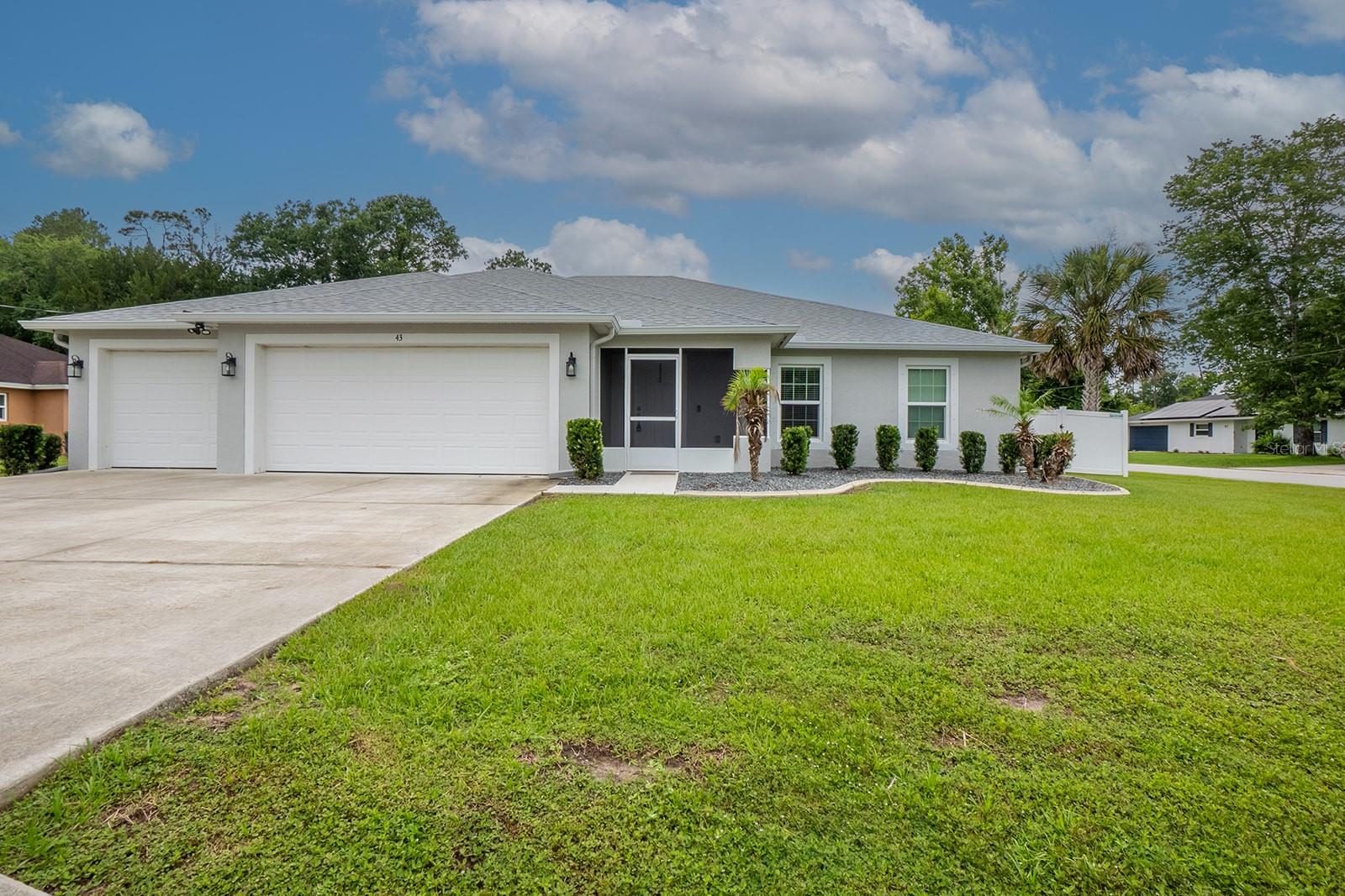 Single Family Residence in PALM COAST, FL - Daniel Dourado