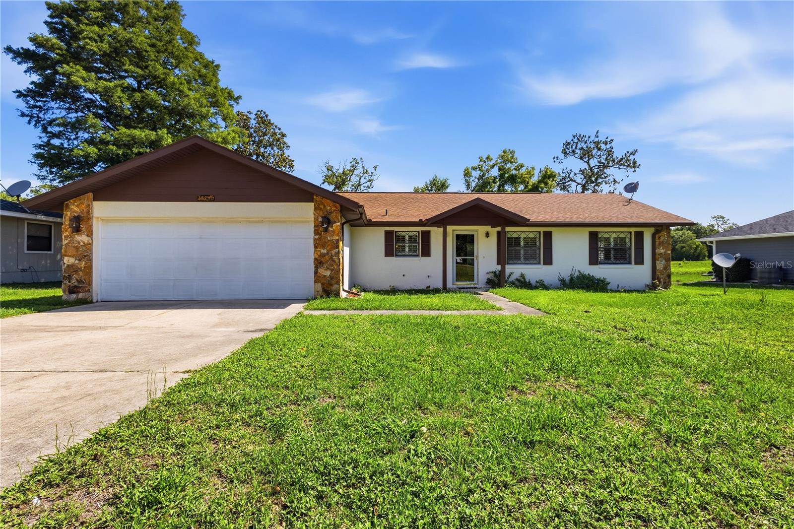 Single Family Residence in WILLISTON, FL - Daniel Dourado