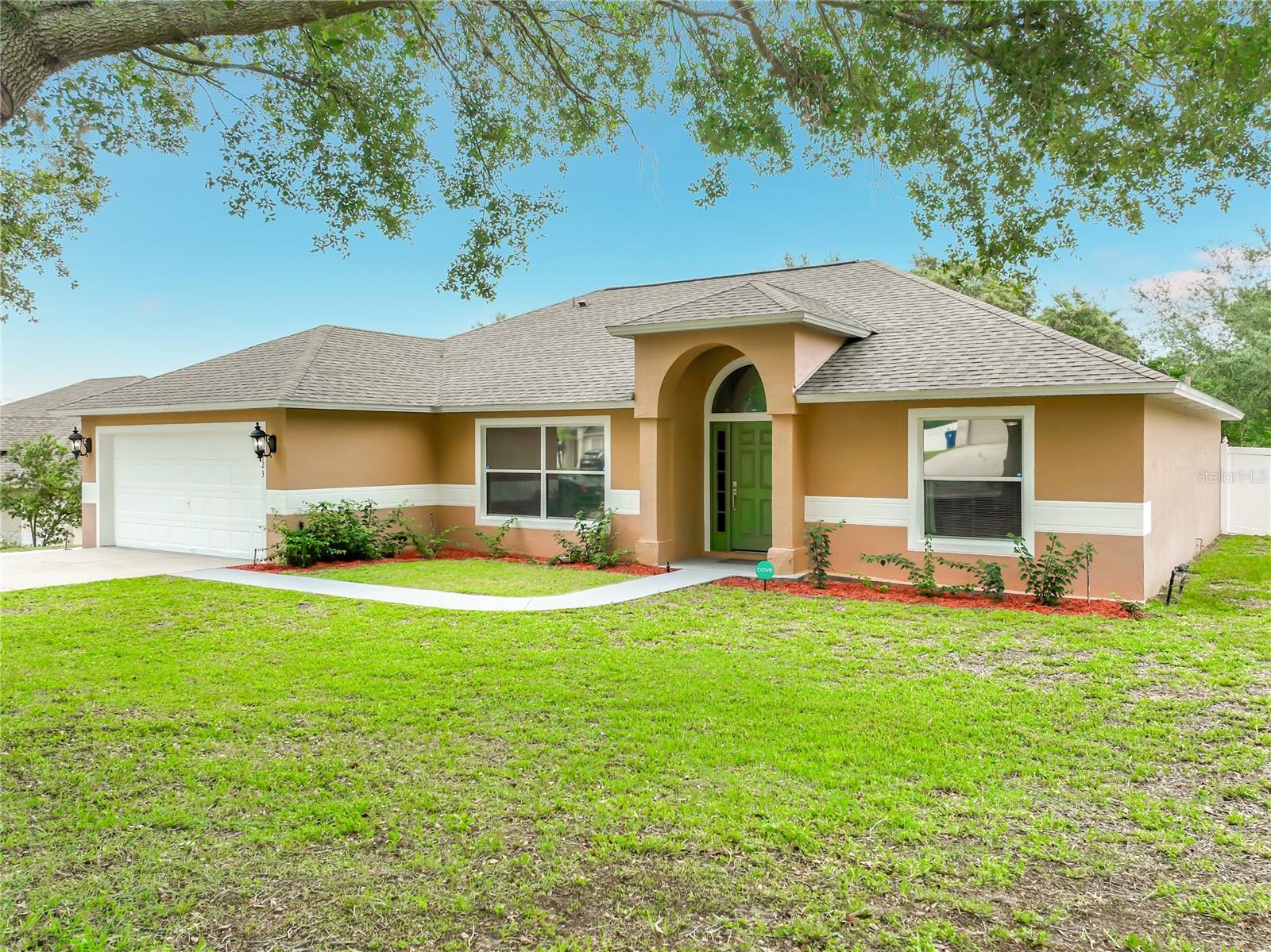 Single Family Residence in MINNEOLA, FL - Daniel Dourado