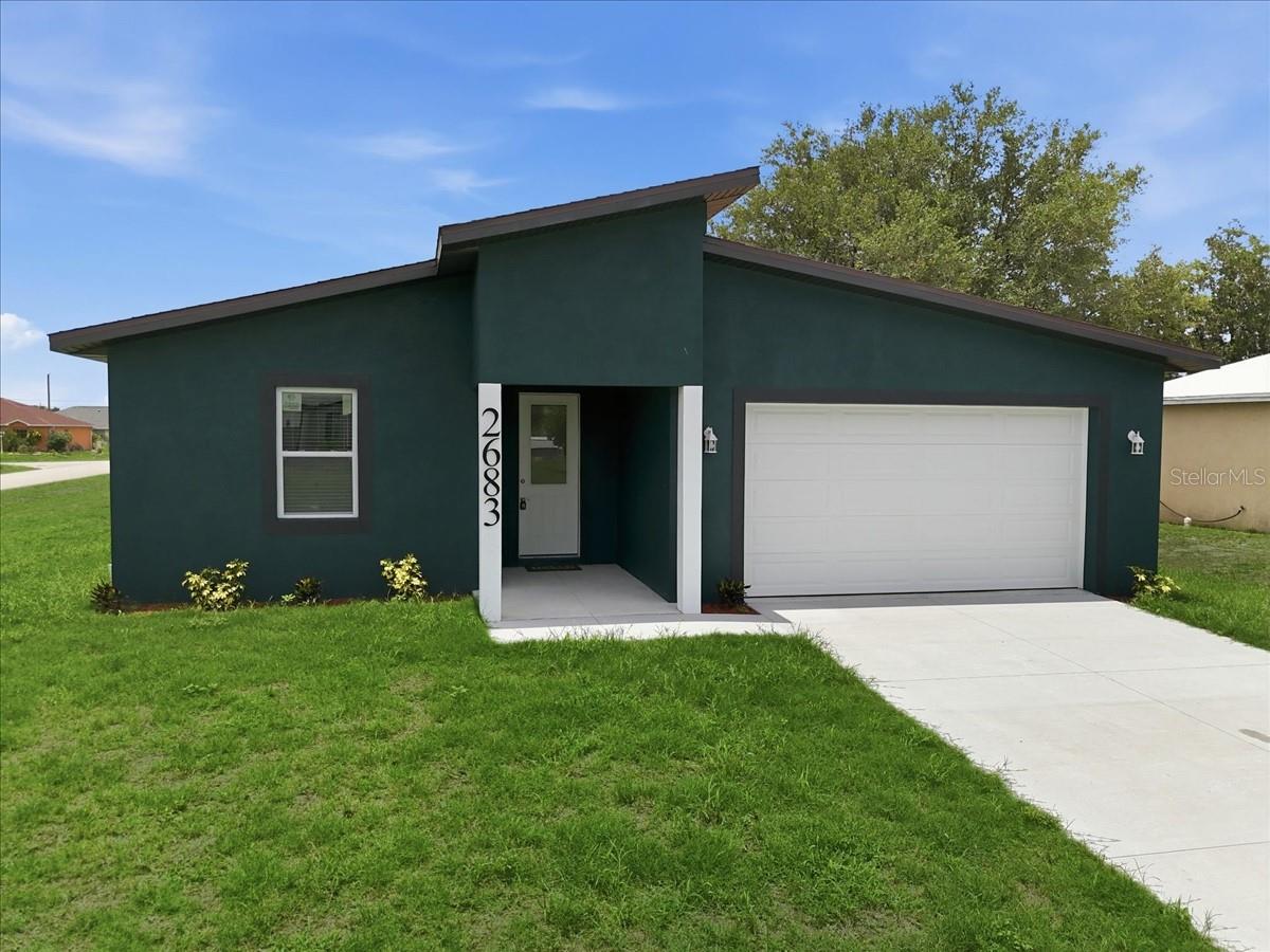 Single Family Residence in NORTH PORT, FL - Daniel Dourado