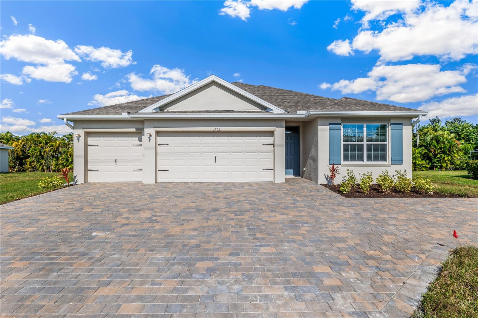 Single Family Residence in PUNTA GORDA, FL - Daniel Dourado
