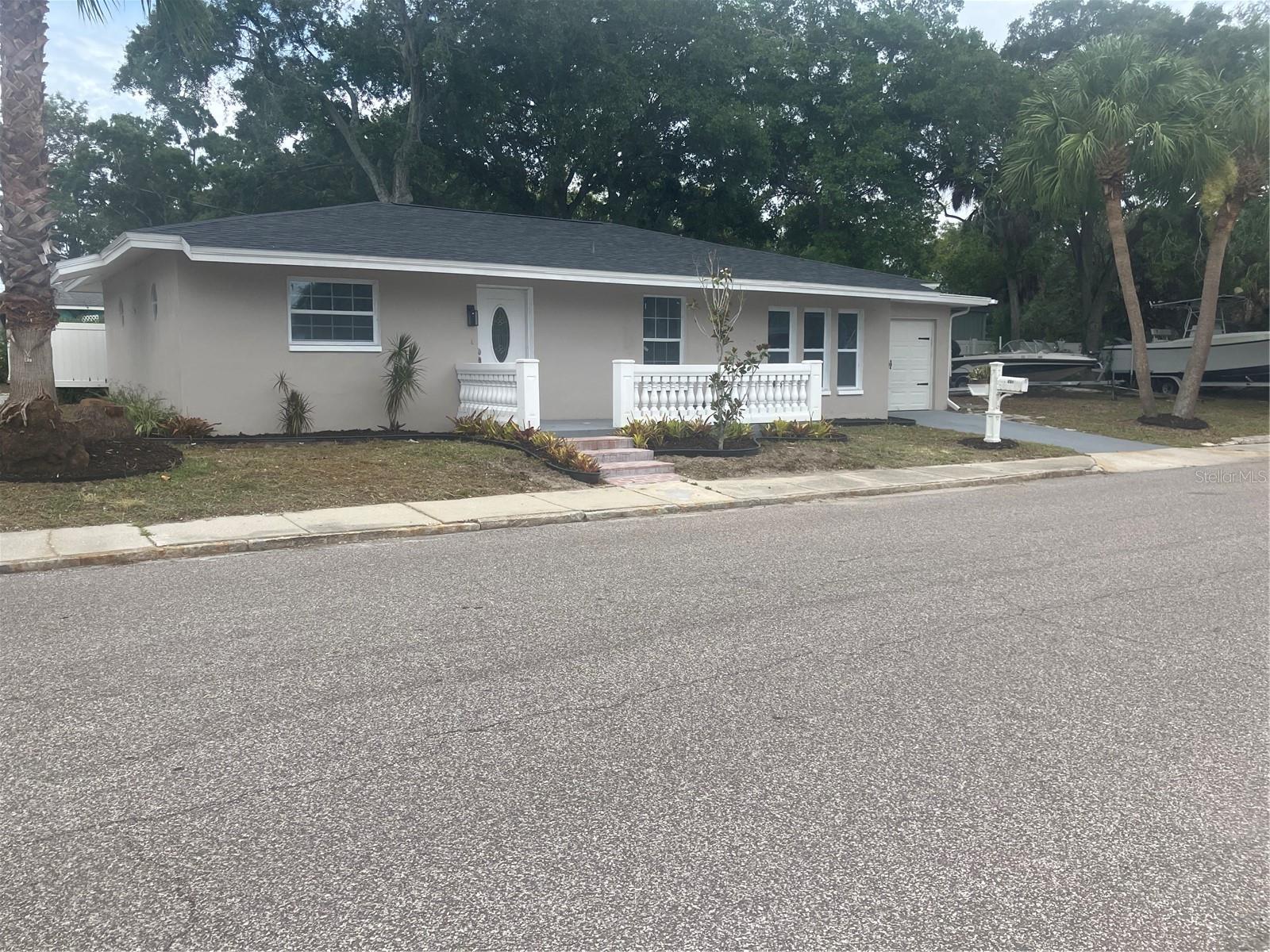 Single Family Residence in TARPON SPRINGS, FL - Daniel Dourado